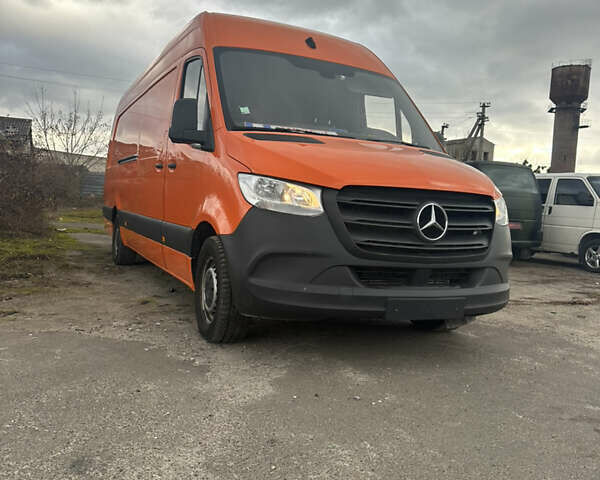 Оранжевый Мерседес Sprinter, объемом двигателя 2.14 л и пробегом 235 тыс. км за 26000 $, фото 3 на Automoto.ua