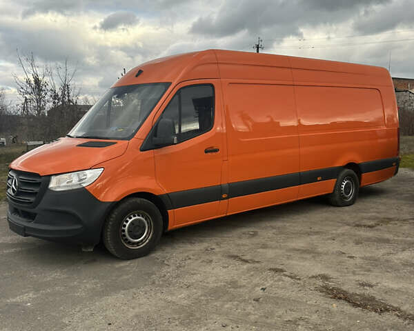 Оранжевый Мерседес Sprinter, объемом двигателя 2.14 л и пробегом 235 тыс. км за 26000 $, фото 1 на Automoto.ua