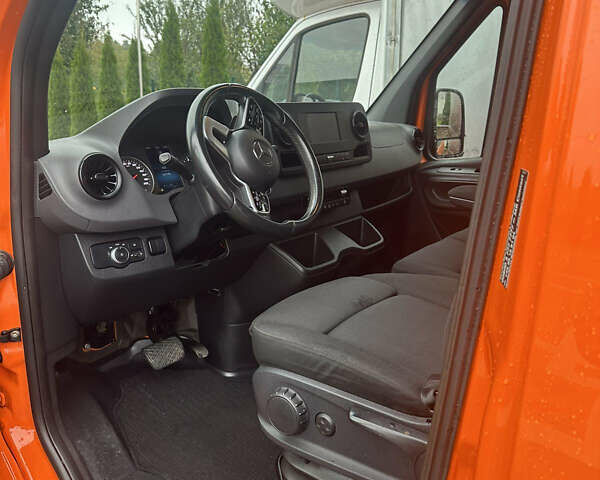 Оранжевый Мерседес Sprinter, объемом двигателя 2.2 л и пробегом 263 тыс. км за 23800 $, фото 37 на Automoto.ua