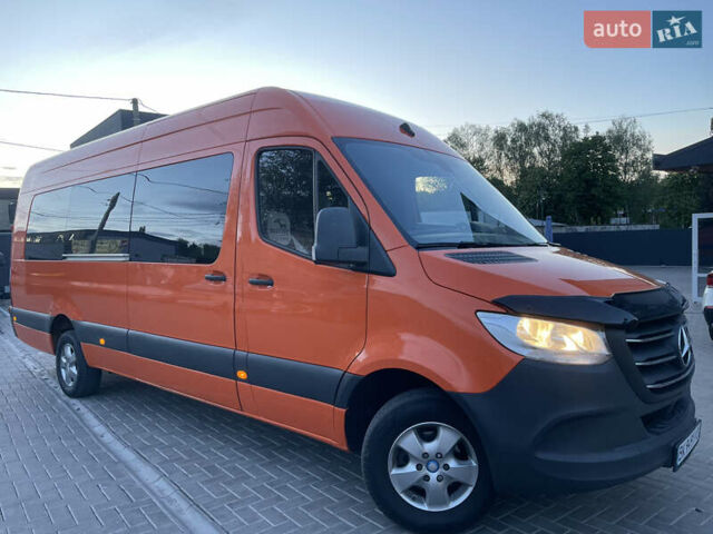 Оранжевый Мерседес Sprinter, объемом двигателя 0 л и пробегом 320 тыс. км за 47357 $, фото 2 на Automoto.ua