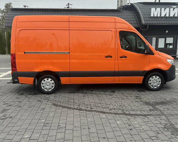 Оранжевый Мерседес Sprinter, объемом двигателя 2.2 л и пробегом 263 тыс. км за 23800 $, фото 2 на Automoto.ua