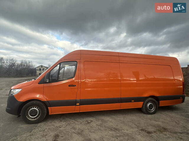 Оранжевый Мерседес Sprinter, объемом двигателя 2.14 л и пробегом 235 тыс. км за 26000 $, фото 2 на Automoto.ua
