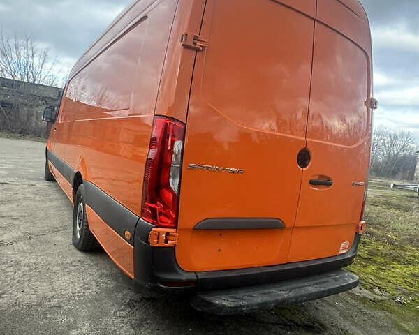 Оранжевый Мерседес Sprinter, объемом двигателя 2.14 л и пробегом 235 тыс. км за 26000 $, фото 5 на Automoto.ua
