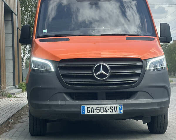 Оранжевый Мерседес Sprinter, объемом двигателя 2 л и пробегом 270 тыс. км за 26000 $, фото 3 на Automoto.ua