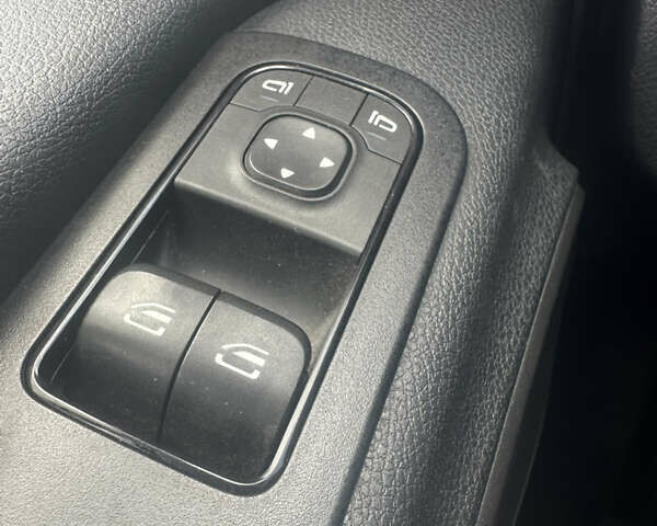 Оранжевый Мерседес Sprinter, объемом двигателя 2 л и пробегом 270 тыс. км за 26000 $, фото 13 на Automoto.ua