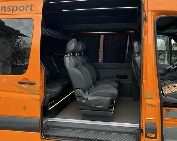 Оранжевый Мерседес Sprinter, объемом двигателя 2.14 л и пробегом 330 тыс. км за 29500 $, фото 1 на Automoto.ua
