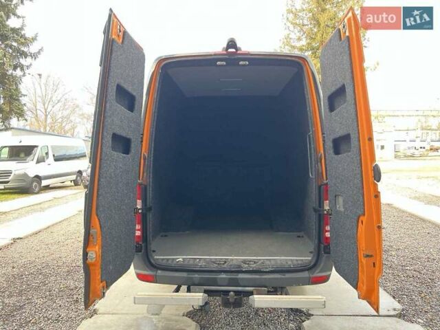 Оранжевый Мерседес Sprinter, объемом двигателя 2.14 л и пробегом 330 тыс. км за 29500 $, фото 5 на Automoto.ua