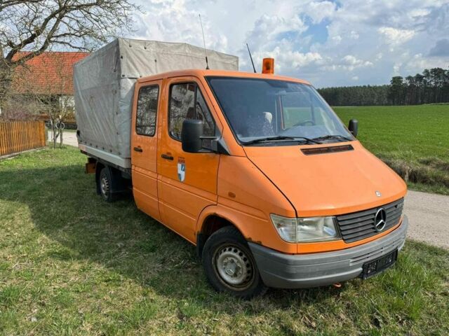 Оранжевый Мерседес Sprinter, объемом двигателя 2 л и пробегом 169 тыс. км за 4885 $, фото 4 на Automoto.ua