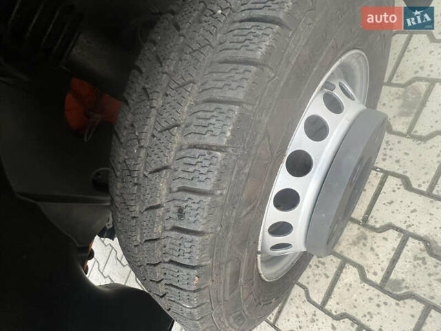 Оранжевый Мерседес Sprinter, объемом двигателя 3 л и пробегом 370 тыс. км за 20500 $, фото 9 на Automoto.ua