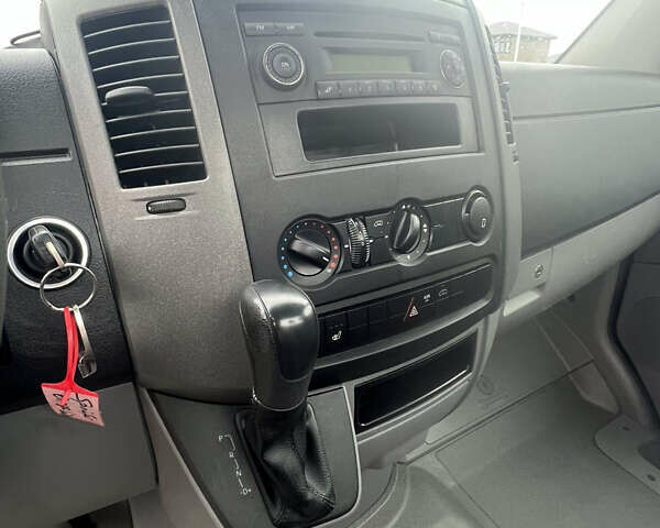 Оранжевый Мерседес Sprinter, объемом двигателя 3 л и пробегом 370 тыс. км за 20500 $, фото 8 на Automoto.ua