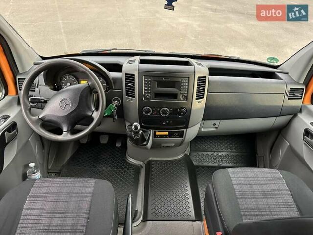 Оранжевый Мерседес Sprinter, объемом двигателя 3 л и пробегом 327 тыс. км за 26770 $, фото 26 на Automoto.ua