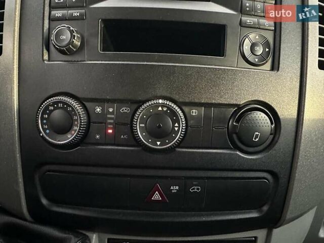 Оранжевый Мерседес Sprinter, объемом двигателя 3 л и пробегом 327 тыс. км за 26770 $, фото 27 на Automoto.ua