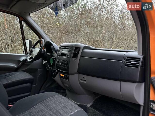 Оранжевый Мерседес Sprinter, объемом двигателя 3 л и пробегом 327 тыс. км за 26770 $, фото 37 на Automoto.ua
