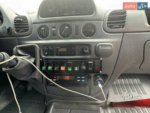 Оранжевый Мерседес Sprinter, объемом двигателя 2.69 л и пробегом 179 тыс. км за 17900 $, фото 15 на Automoto.ua