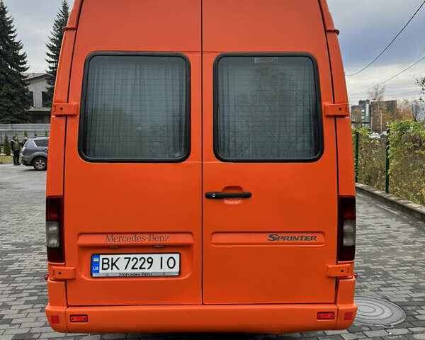 Оранжевый Мерседес Sprinter, объемом двигателя 2.69 л и пробегом 179 тыс. км за 17900 $, фото 7 на Automoto.ua