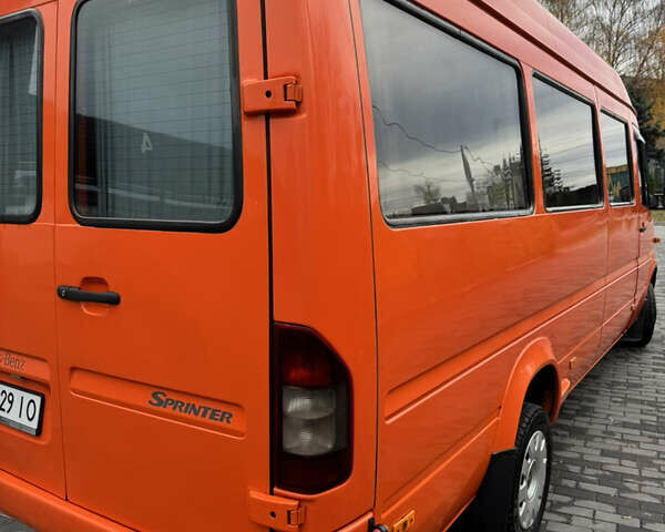 Оранжевый Мерседес Sprinter, объемом двигателя 2.69 л и пробегом 179 тыс. км за 17900 $, фото 8 на Automoto.ua