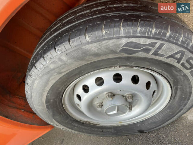 Помаранчевий Мерседес Sprinter, об'ємом двигуна 0 л та пробігом 342 тис. км за 10000 $, фото 7 на Automoto.ua