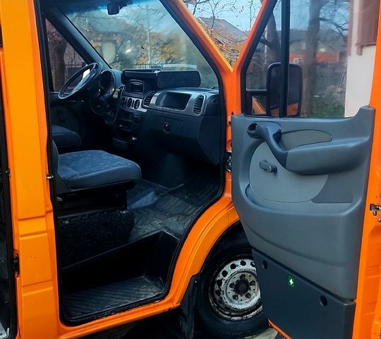 Оранжевый Мерседес Sprinter, объемом двигателя 22 л и пробегом 395 тыс. км за 8500 $, фото 4 на Automoto.ua