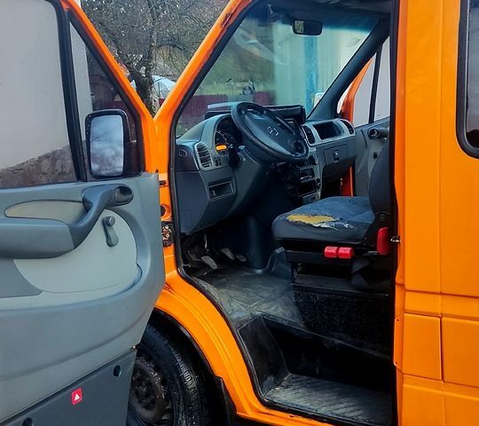 Оранжевый Мерседес Sprinter, объемом двигателя 22 л и пробегом 395 тыс. км за 8500 $, фото 5 на Automoto.ua