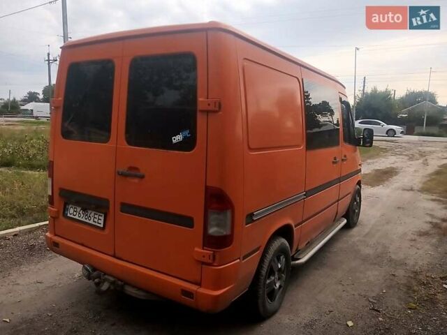 Оранжевый Мерседес Sprinter, объемом двигателя 2.3 л и пробегом 300 тыс. км за 4200 $, фото 4 на Automoto.ua