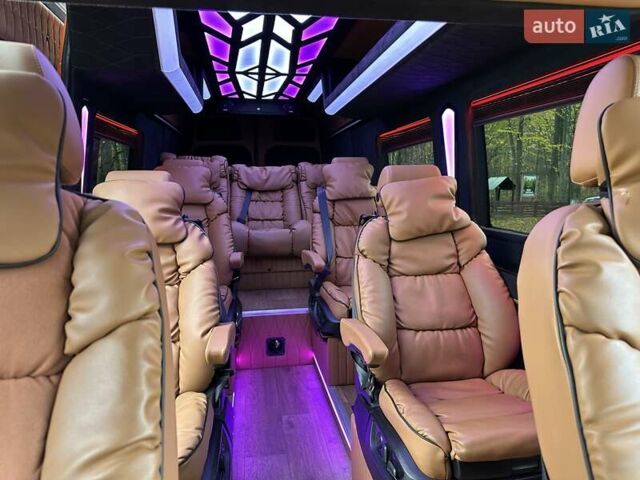 Помаранчевий Мерседес Sprinter, об'ємом двигуна 2.14 л та пробігом 350 тис. км за 46500 $, фото 11 на Automoto.ua