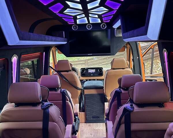 Помаранчевий Мерседес Sprinter, об'ємом двигуна 2.14 л та пробігом 350 тис. км за 46500 $, фото 16 на Automoto.ua