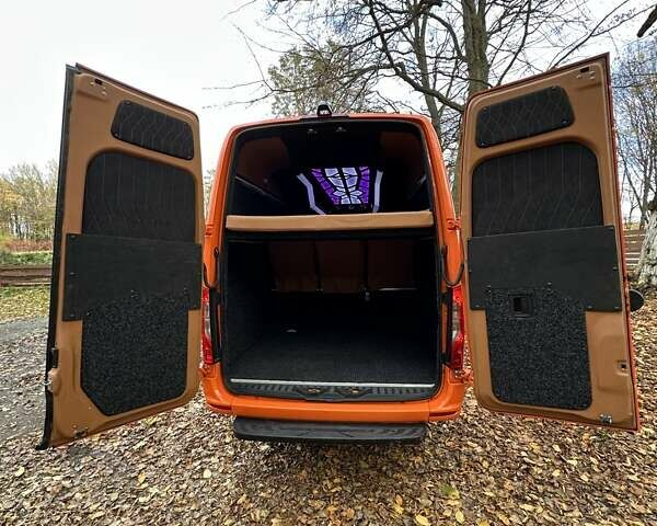 Помаранчевий Мерседес Sprinter, об'ємом двигуна 2.14 л та пробігом 350 тис. км за 46500 $, фото 13 на Automoto.ua