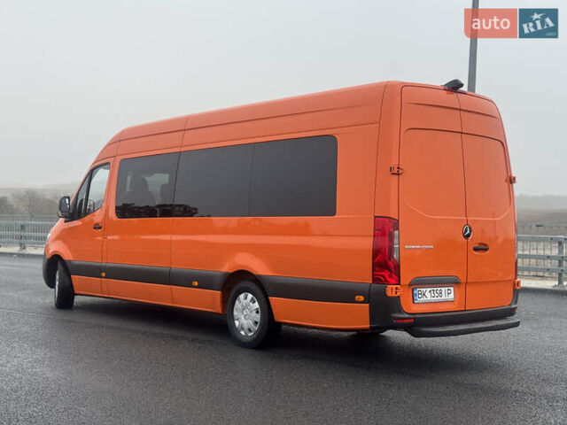 Оранжевый Мерседес Sprinter, объемом двигателя 2.14 л и пробегом 273 тыс. км за 37900 $, фото 3 на Automoto.ua