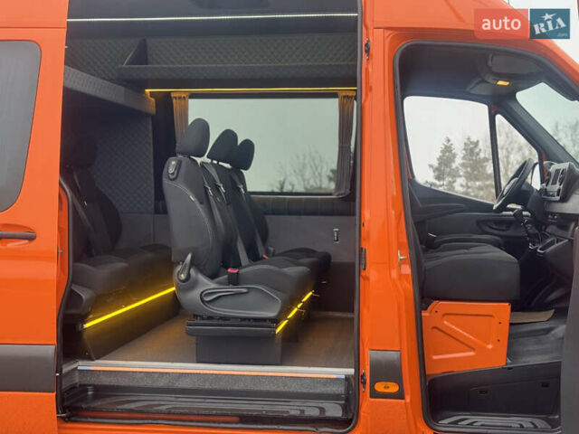 Оранжевый Мерседес Sprinter, объемом двигателя 2.14 л и пробегом 273 тыс. км за 37900 $, фото 7 на Automoto.ua