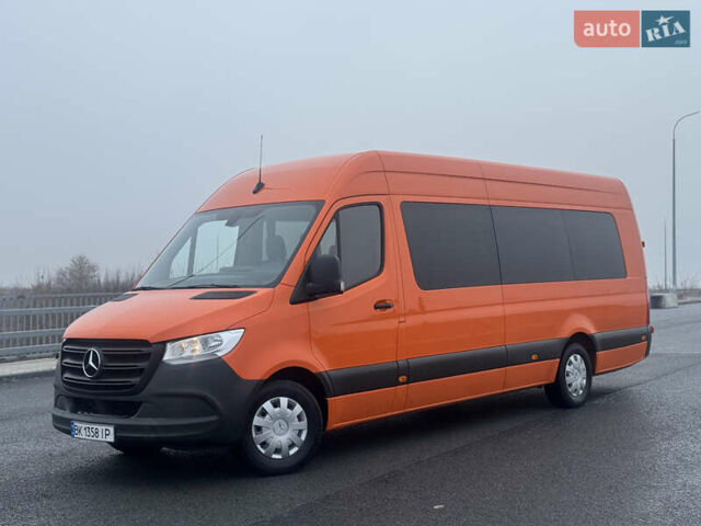 Оранжевый Мерседес Sprinter, объемом двигателя 2.14 л и пробегом 273 тыс. км за 37900 $, фото 2 на Automoto.ua
