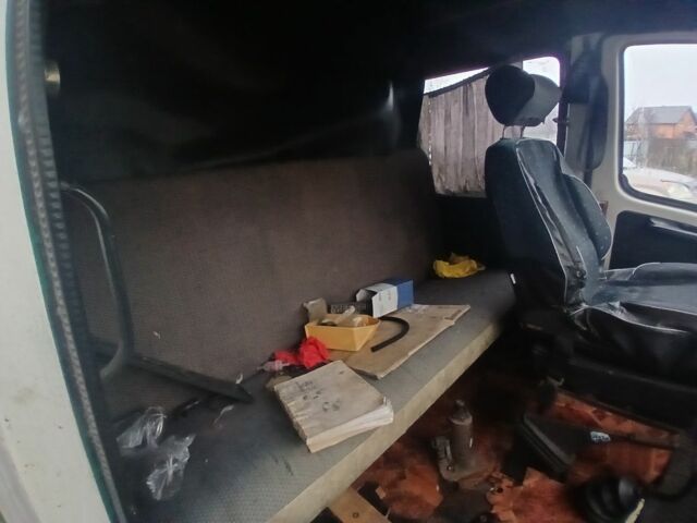 Білий Мерседес Т-мод, об'ємом двигуна 2 л та пробігом 300 тис. км за 1200 $, фото 7 на Automoto.ua