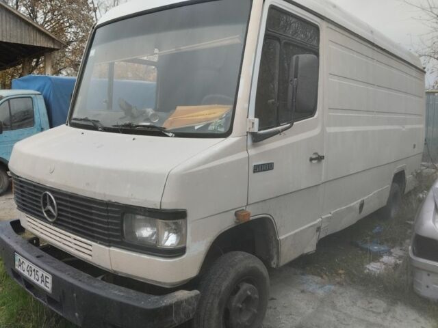 Белый Мерседес Т-мод, объемом двигателя 2.3 л и пробегом 555 тыс. км за 2000 $, фото 2 на Automoto.ua