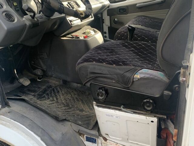 Мерседес Т-мод 1993 в Одессе на Automoto.ua Белый Мерседес Т-мод, объемом двигателя 2.9 л и пробегом 3 тыс. км за 5000 $, фото 6 на Automoto.ua