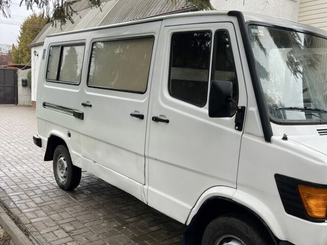 Білий Мерседес Т-мод, об'ємом двигуна 2.9 л та пробігом 500 тис. км за 2600 $, фото 2 на Automoto.ua