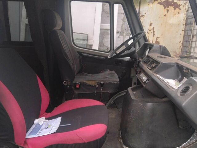 Белый Мерседес Т-мод, объемом двигателя 2.9 л и пробегом 300 тыс. км за 2500 $, фото 4 на Automoto.ua