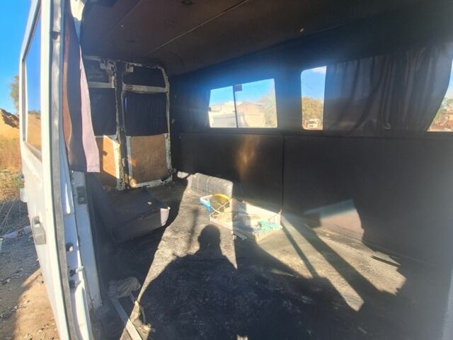 Белый Мерседес Т-мод, объемом двигателя 2.3 л и пробегом 100 тыс. км за 1299 $, фото 4 на Automoto.ua