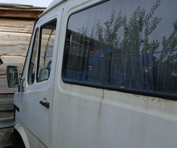 Білий Мерседес Т-мод, об'ємом двигуна 2 л та пробігом 555 тис. км за 3000 $, фото 7 на Automoto.ua