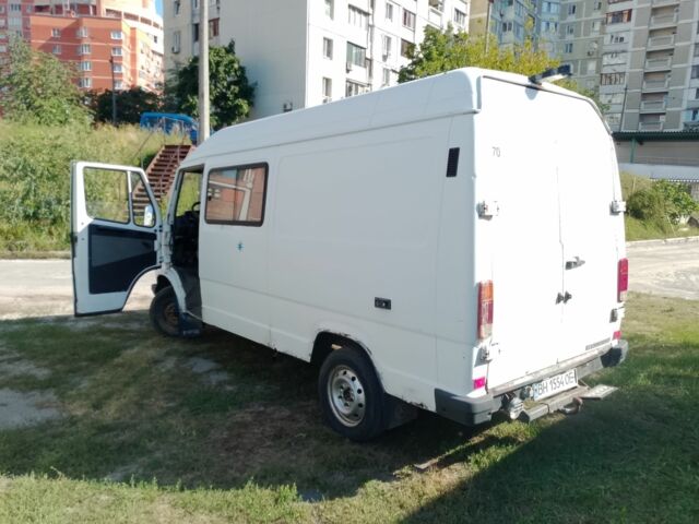 Белый Мерседес Т-мод, объемом двигателя 2.9 л и пробегом 450 тыс. км за 2900 $, фото 3 на Automoto.ua