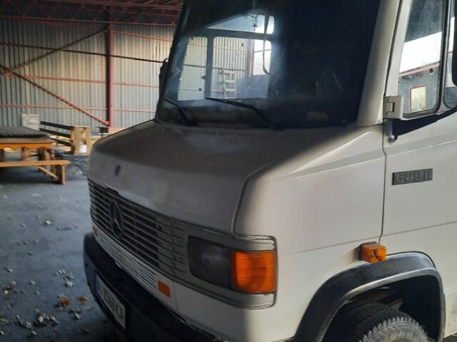 Белый Мерседес Т-мод, объемом двигателя 4 л и пробегом 2 тыс. км за 3700 $, фото 4 на Automoto.ua