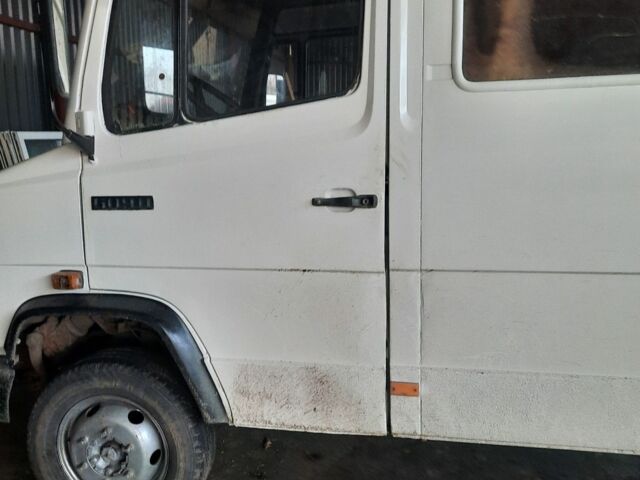 Белый Мерседес Т-мод, объемом двигателя 4 л и пробегом 2 тыс. км за 3700 $, фото 2 на Automoto.ua