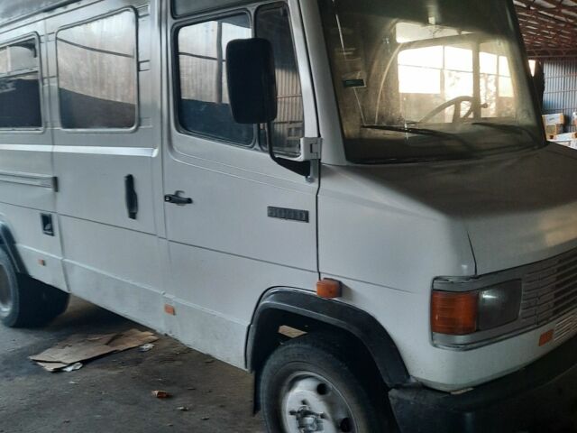 Белый Мерседес Т-мод, объемом двигателя 4 л и пробегом 2 тыс. км за 3700 $, фото 3 на Automoto.ua