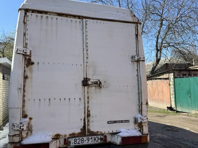 Белый Мерседес Т-мод, объемом двигателя 4 л и пробегом 700 тыс. км за 4000 $, фото 4 на Automoto.ua