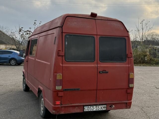 Красный Мерседес Т-мод, объемом двигателя 0 л и пробегом 400 тыс. км за 2500 $, фото 6 на Automoto.ua