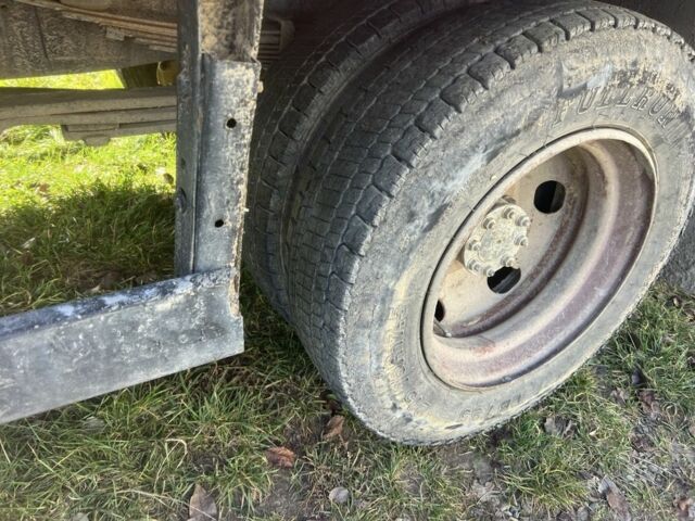 Червоний Мерседес Т-мод, об'ємом двигуна 4 л та пробігом 200 тис. км за 4100 $, фото 2 на Automoto.ua