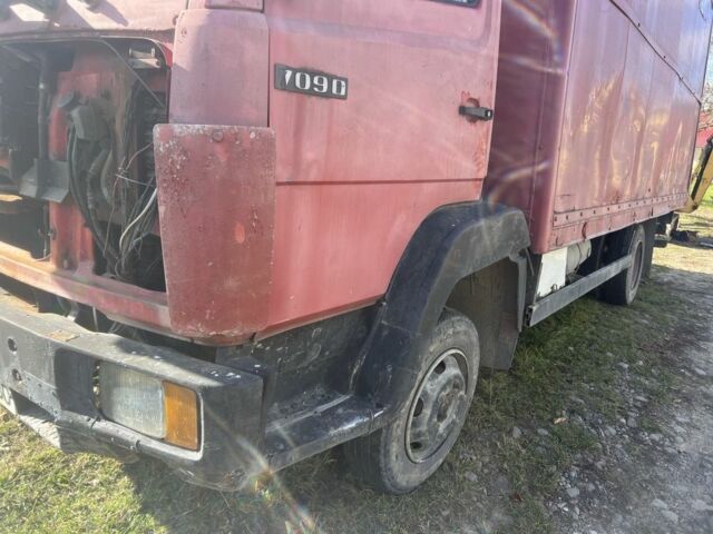 Червоний Мерседес Т-мод, об'ємом двигуна 4 л та пробігом 200 тис. км за 4100 $, фото 3 на Automoto.ua