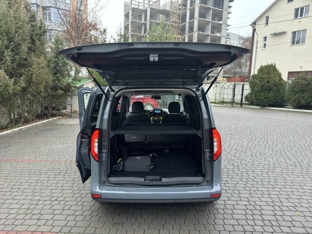 Серый Мерседес Т-мод, объемом двигателя 0 л и пробегом 11 тыс. км за 25900 $, фото 16 на Automoto.ua