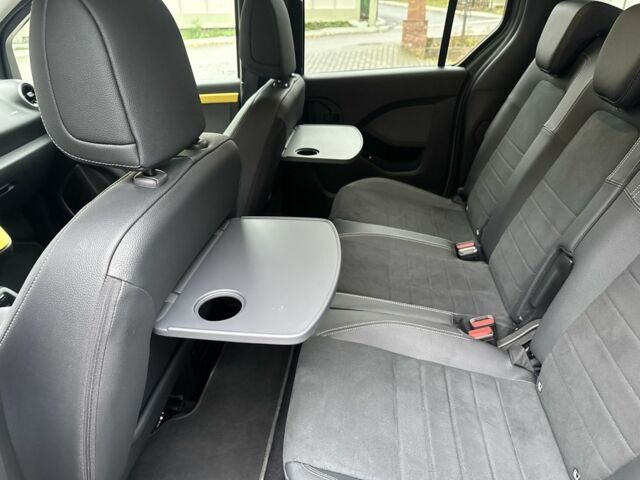 Серый Мерседес Т-мод, объемом двигателя 0 л и пробегом 11 тыс. км за 25900 $, фото 11 на Automoto.ua