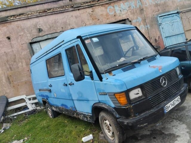 Синій Мерседес Т-мод, об'ємом двигуна 2.3 л та пробігом 333 тис. км за 1000 $, фото 2 на Automoto.ua
