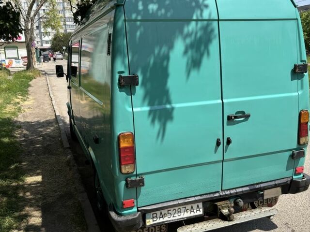Зелений Мерседес Т-мод, об'ємом двигуна 0 л та пробігом 400 тис. км за 3300 $, фото 3 на Automoto.ua