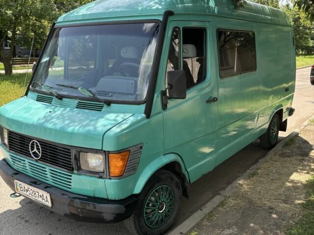 Зелений Мерседес Т-мод, об'ємом двигуна 0 л та пробігом 400 тис. км за 3300 $, фото 2 на Automoto.ua